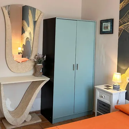 House Of Artist Daire Isolabona