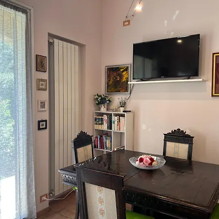 Apartment House Of Artist *
