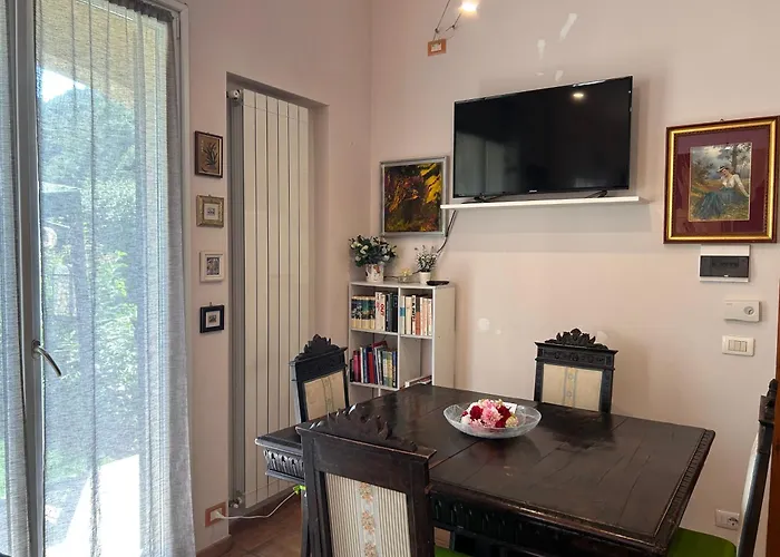 Apartment House Of Artist *